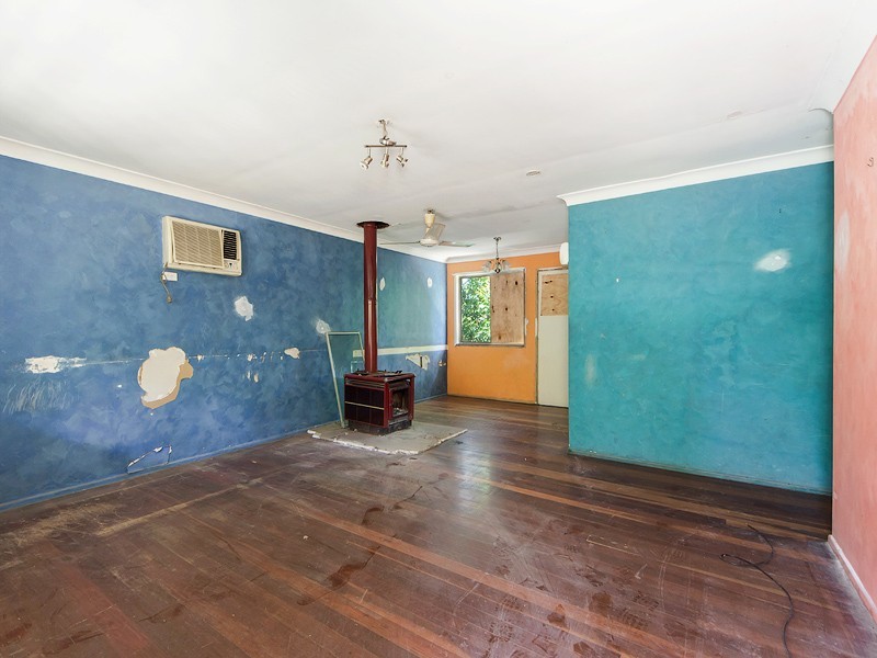 7 Roma St, North Booval QLD 4304