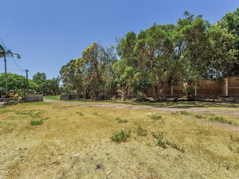 7 Roma St, North Booval QLD 4304