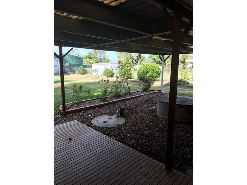 9 Bell Street, Walloon QLD 4306
