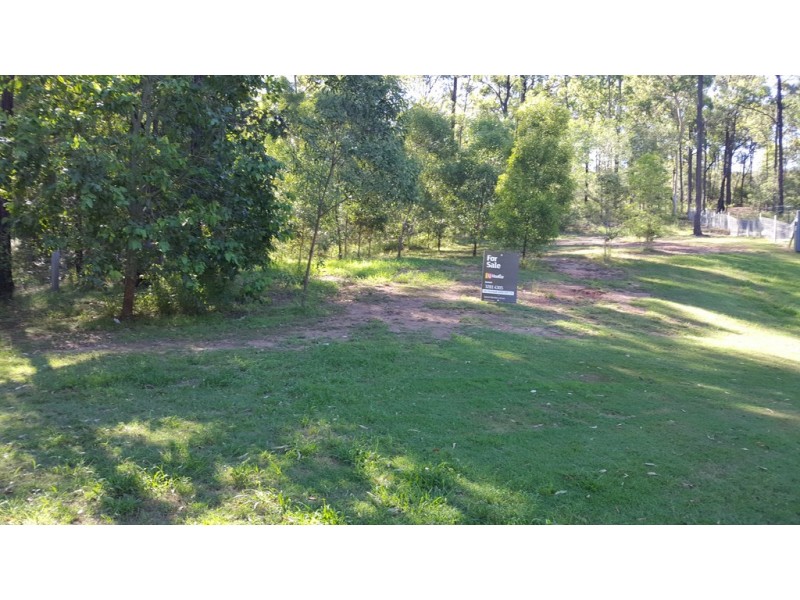 13 Senna Close, Pine Mountain QLD 4306