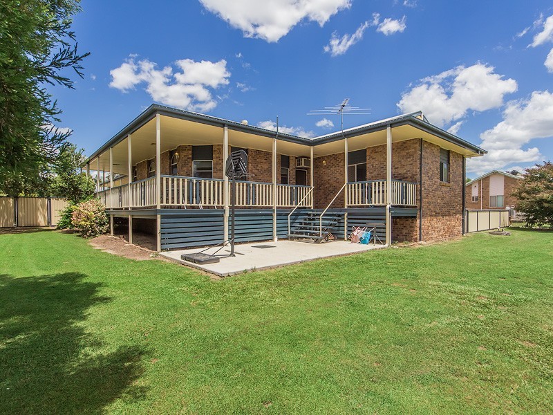 1 Honeysuckle Ct, Walloon QLD 4306