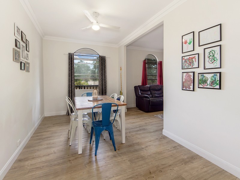 1 Honeysuckle Ct, Walloon QLD 4306
