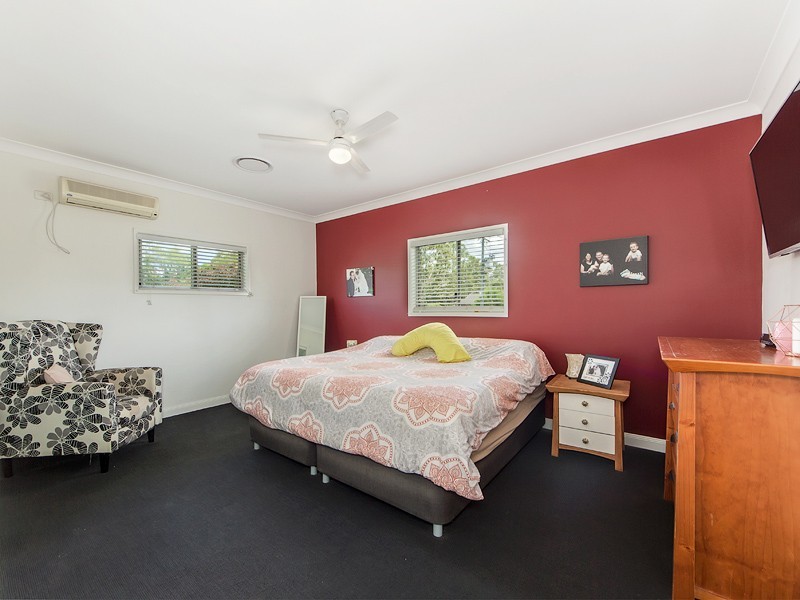 1 Honeysuckle Ct, Walloon QLD 4306