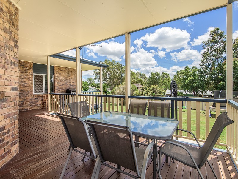 1 Honeysuckle Ct, Walloon QLD 4306