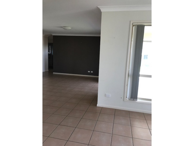 28 Bosswood Court, Yamanto QLD 4305