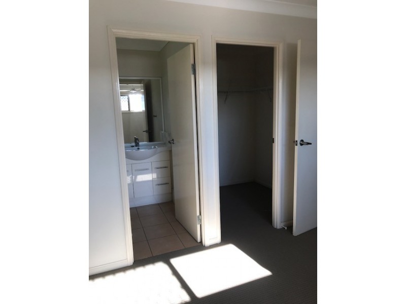 28 Bosswood Court, Yamanto QLD 4305