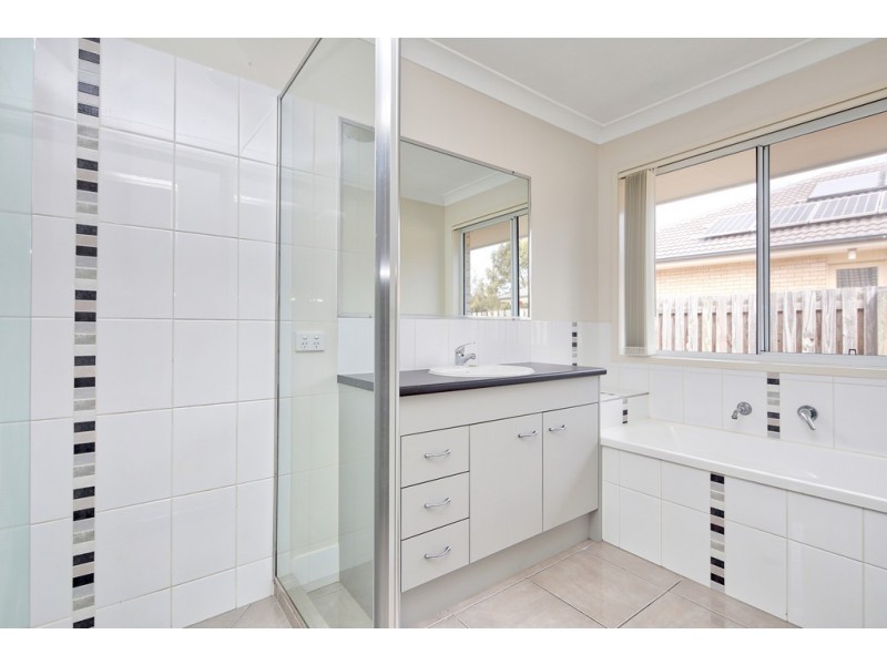 24 Parkwood St, Fernvale QLD 4306