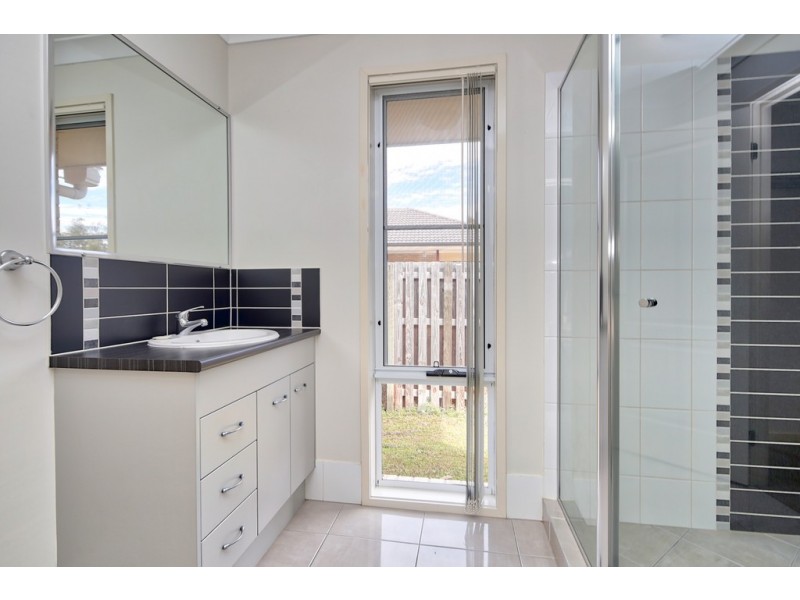 24 Parkwood St, Fernvale QLD 4306