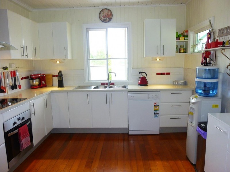 116 Main St, Lowood QLD 4311