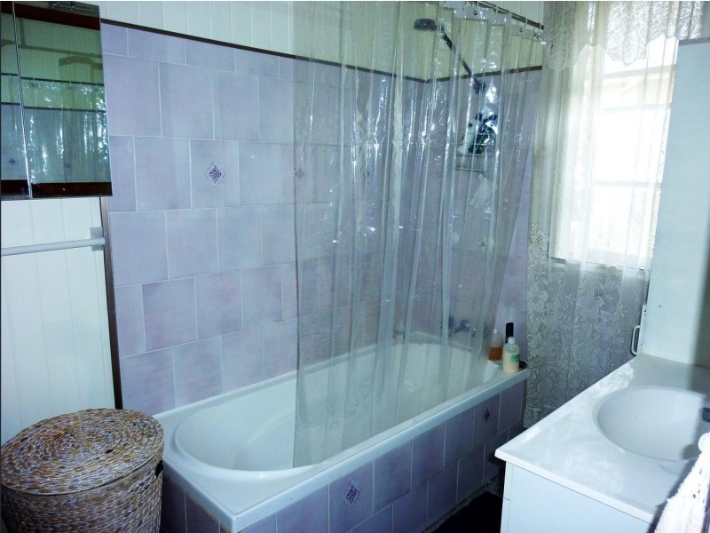 116 Main St, Lowood QLD 4311