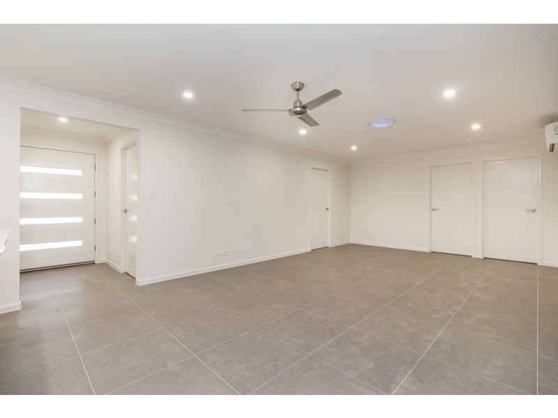 14 John st, Walloon QLD 4306