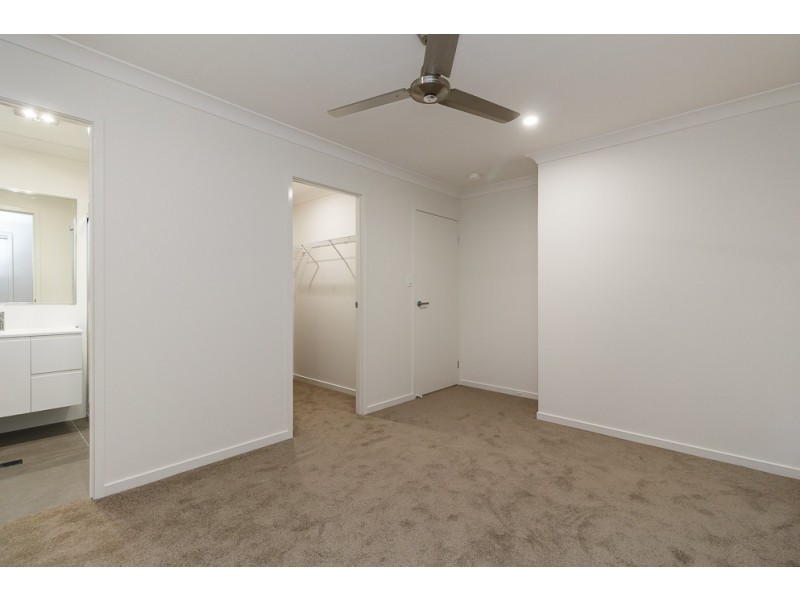 14 John st, Walloon QLD 4306