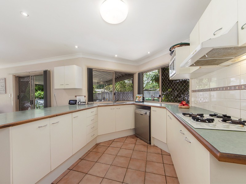 25 Bell St, Walloon QLD 4306