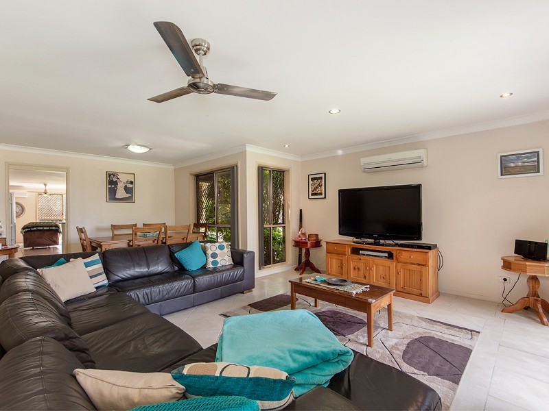 25 Bell St, Walloon QLD 4306