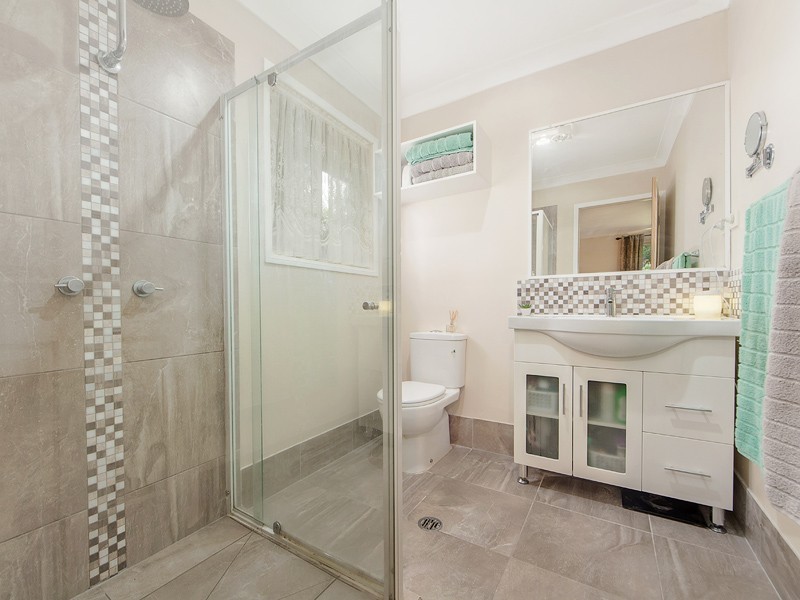 25 Bell St, Walloon QLD 4306