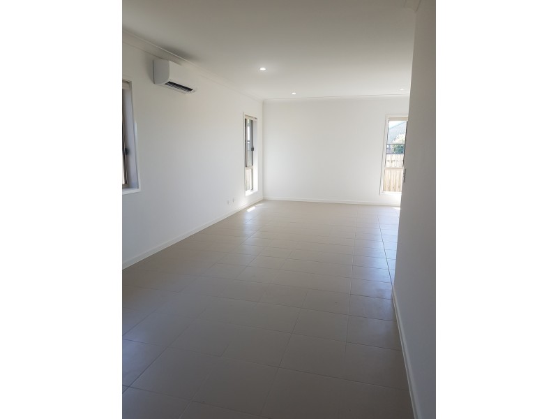 112 Napier Circuit, Silkstone QLD 4304