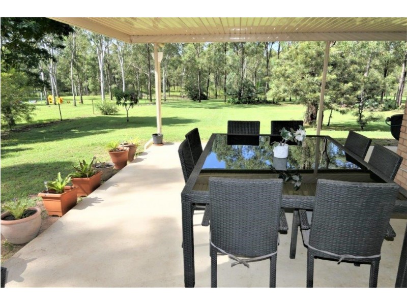 1 Riveroak Court, Lowood QLD 4311