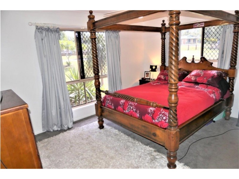 1 Riveroak Court, Lowood QLD 4311