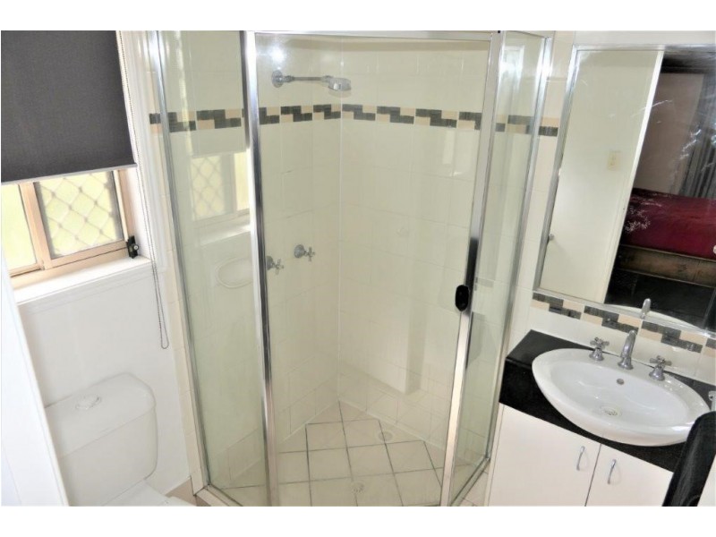 1 Riveroak Court, Lowood QLD 4311