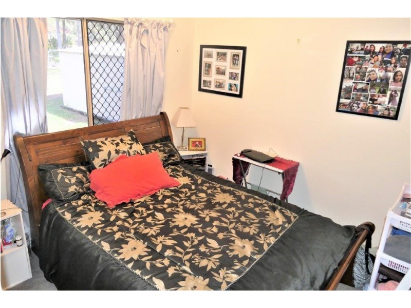 1 Riveroak Court, Lowood QLD 4311