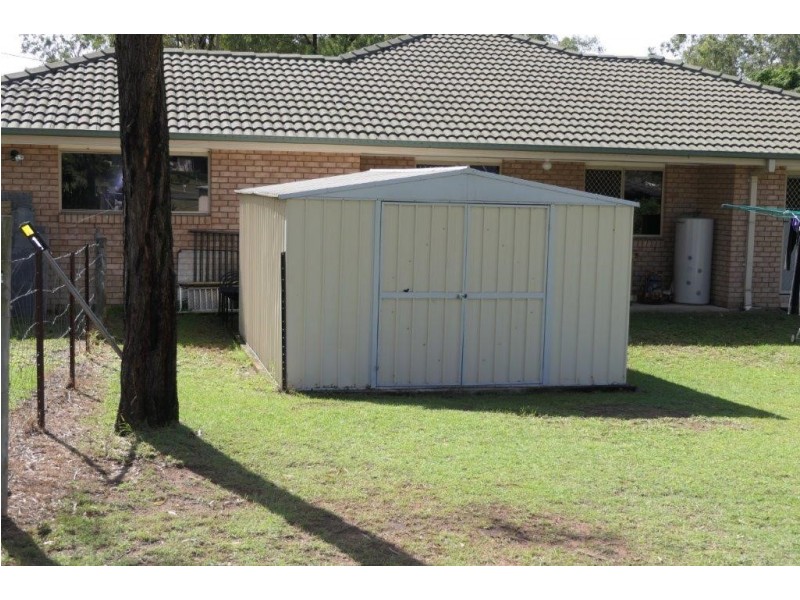 1 Riveroak Court, Lowood QLD 4311