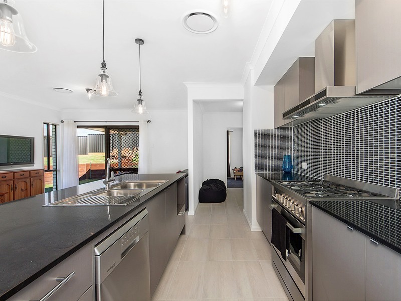 34 Upper John St, Rosewood QLD 4340