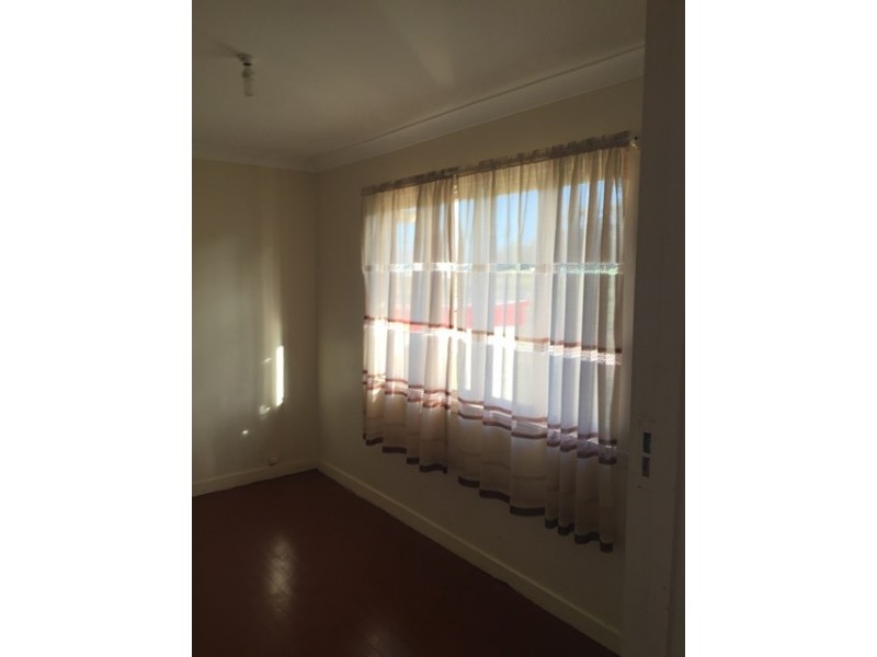 1/2 Daniel Street, Lowood QLD 4311