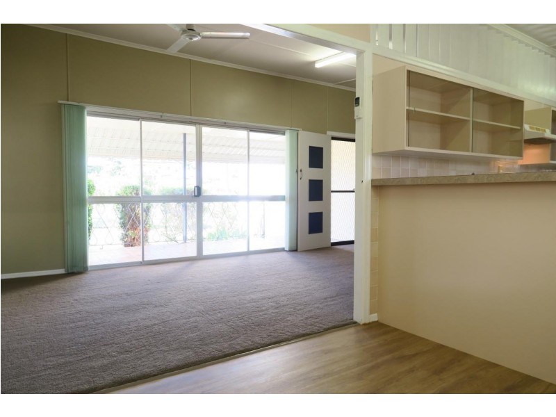 11 Gomer St, Booval QLD 4304