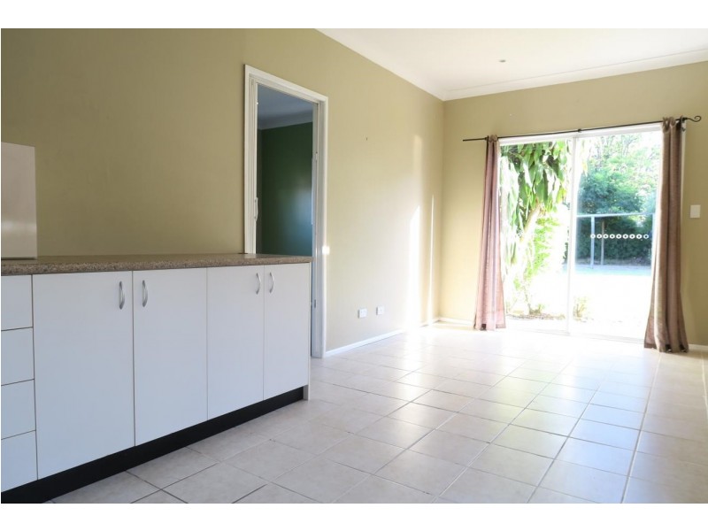 11 Gomer St, Booval QLD 4304