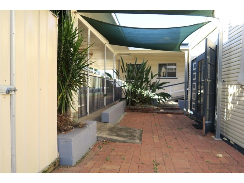 11 Gomer St, Booval QLD 4304