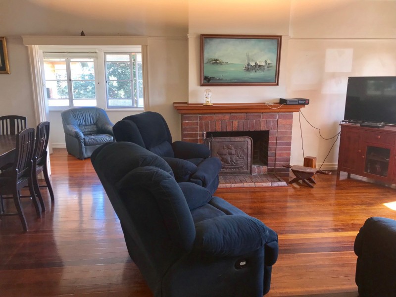 2 Ellen St, Lowood QLD 4311