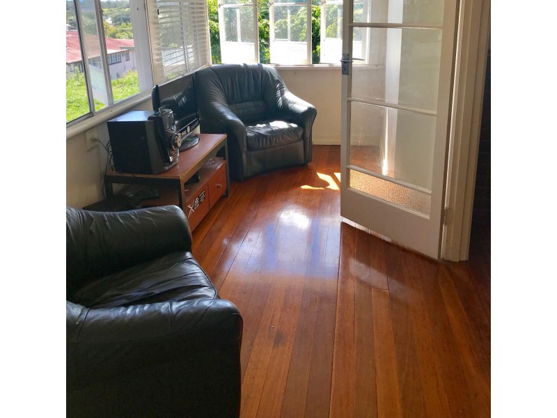 2 Ellen St, Lowood QLD 4311
