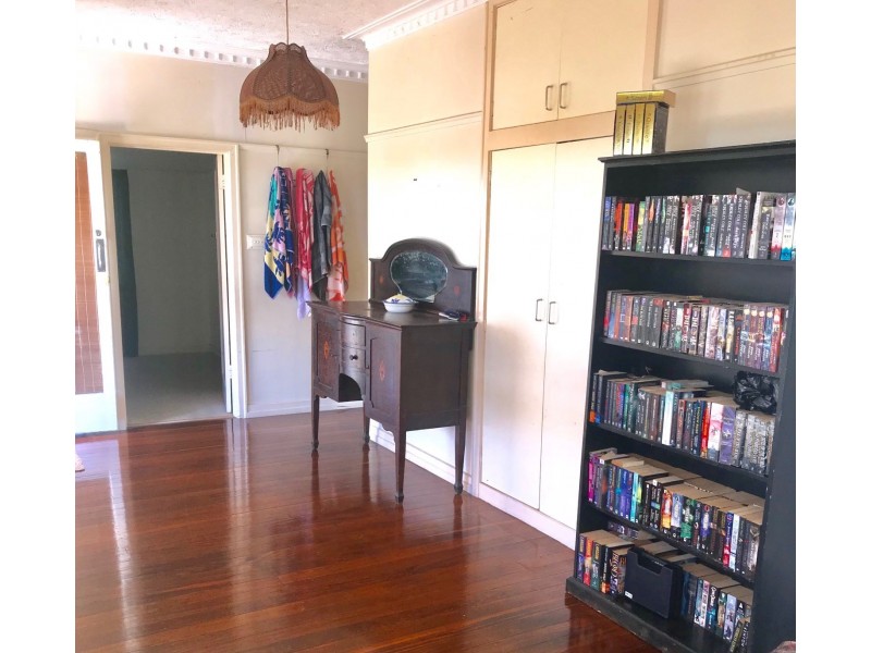 2 Ellen St, Lowood QLD 4311