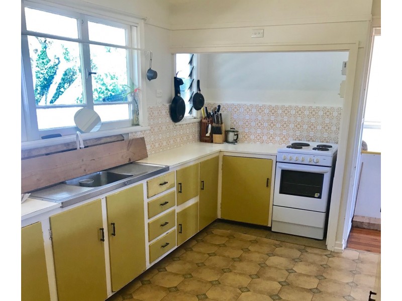 2 Ellen St, Lowood QLD 4311