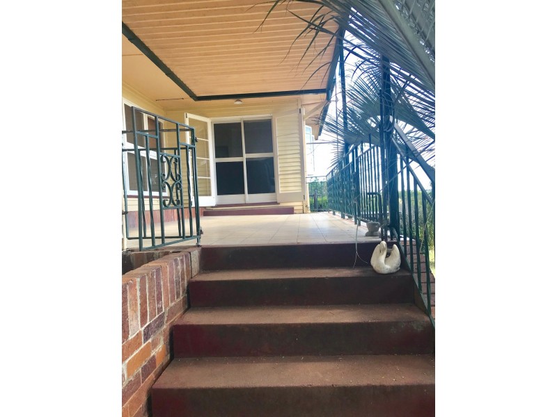 2 Ellen St, Lowood QLD 4311