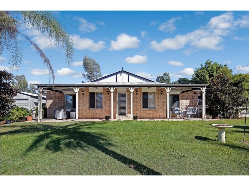 4 Daintree Crt, Fernvale QLD 4306