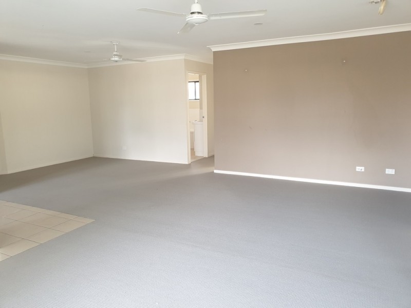 23 McInnes St, Lowood QLD 4311