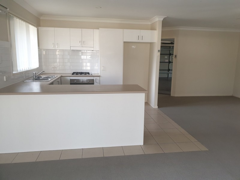 23 McInnes St, Lowood QLD 4311