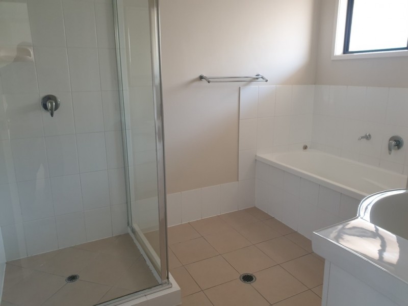 23 McInnes St, Lowood QLD 4311