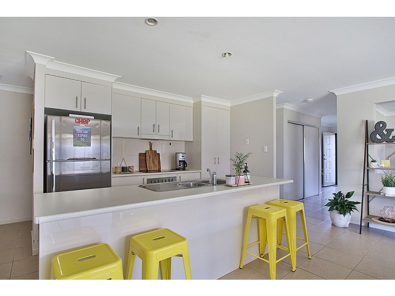 96 Reif St, Flinders View QLD 4305