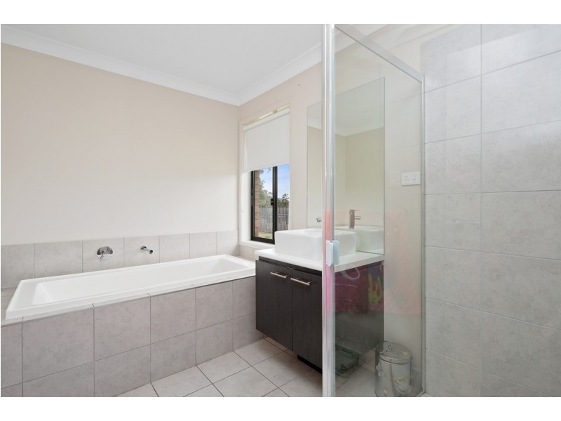 20 Cottonwood Crescent, Fernvale QLD 4306