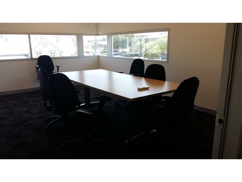 8 Gordon st, Ipswich QLD 4305