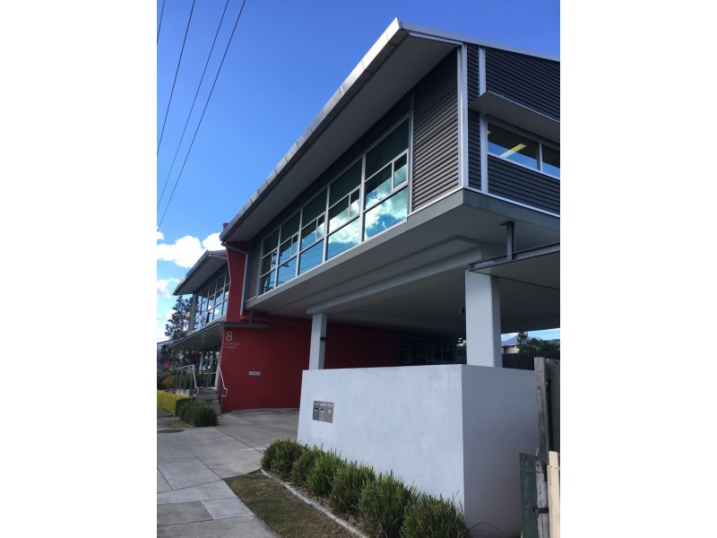 8 Gordon st, Ipswich QLD 4305