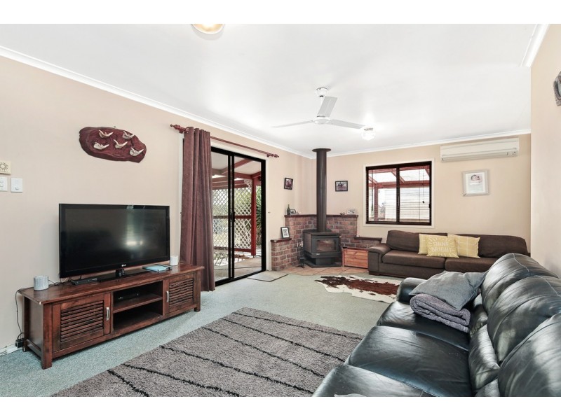 4 Wagtail Dr, Regency Downs QLD 4341