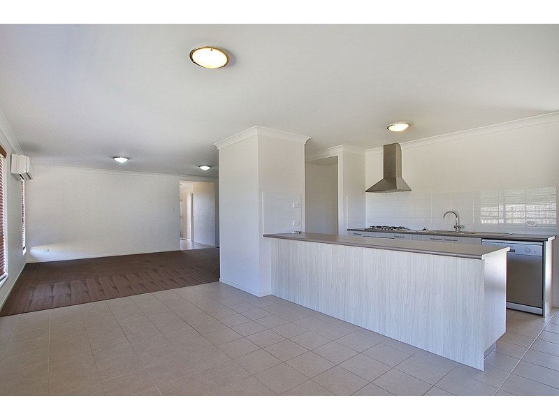 18 Cottonwood Crescent, Fernvale QLD 4306