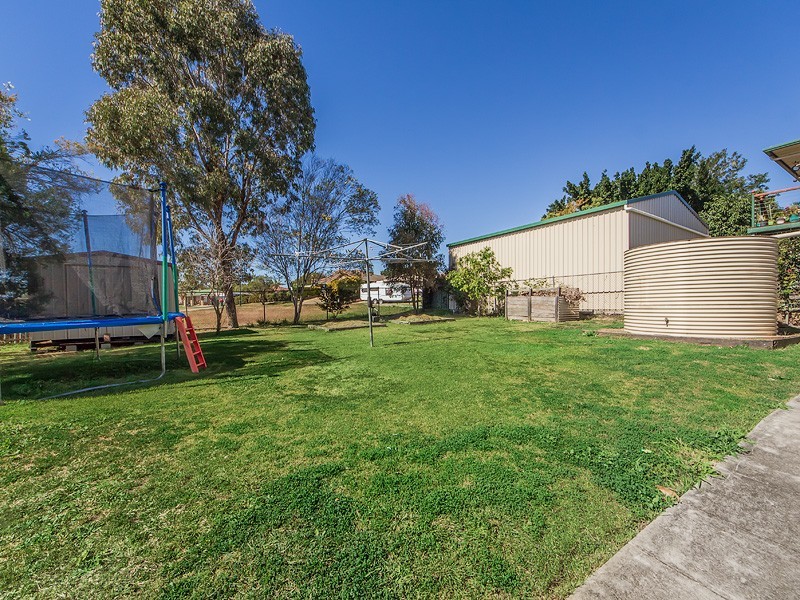 40 Rumsey Dr, Raceview QLD 4305