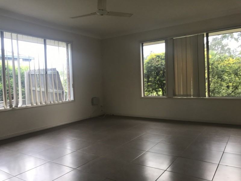 54 Selwyn St, North Booval QLD 4304