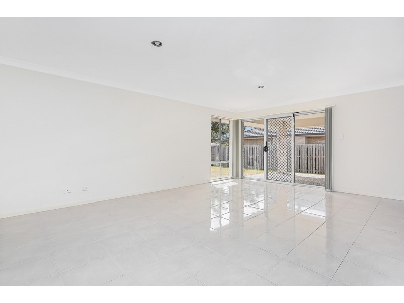 24 Parkwood St, Fernvale QLD 4306