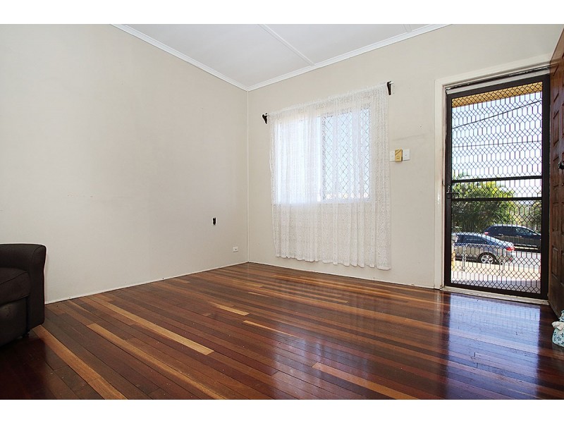 15 Cairns Road, Ebbw Vale QLD 4304