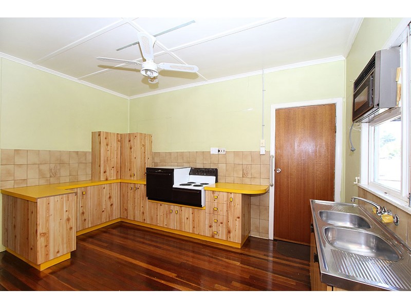 15 Cairns Road, Ebbw Vale QLD 4304
